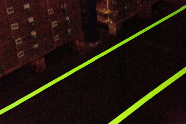 PermaStripe Glow in the Dark Bande de marquage au sol 75 mm